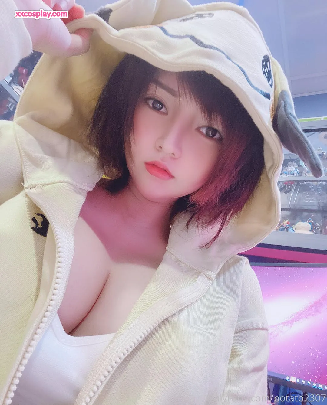 Potato Godzilla: Mimikyu Cosplay